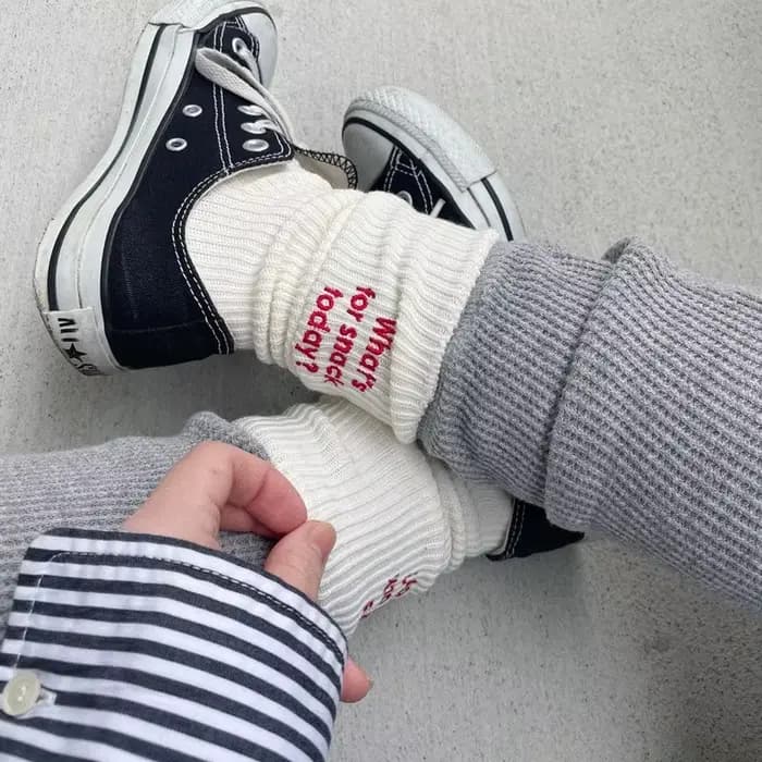 Mode pour les femmes lettres anglaises broderie fil épais coton chaussettes mi-tude haute qualité Style japonais mignon doux Sox