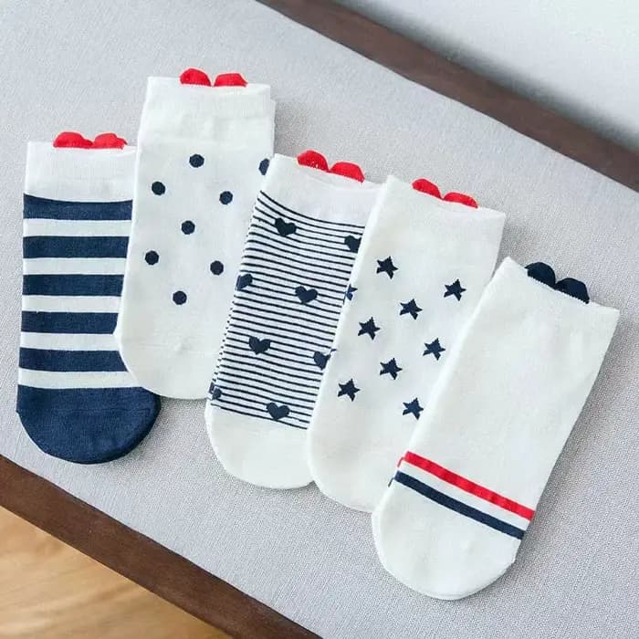 5/10 paires de chaussettes courtes pour femmes avec adorables talons en forme de cœur 3D !