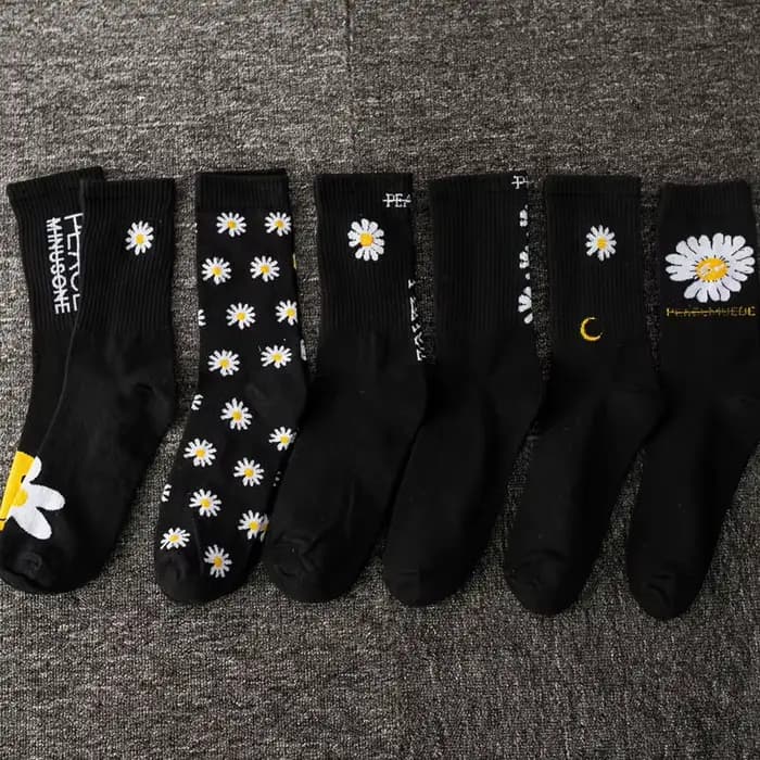 Femmes corée chaussettes drôles chaussettes longues noir Cool chaussettes Harajuku Hip Hop coton Skateboard chaussettes hommes nouvelle tendance marguerite chaussettes hommes