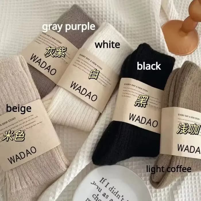 Nouvelles chaussettes d'hiver femmes cachemire laine épaissir chaud femmes chaussettes Sox mode japonaise Harajuku couleur unie thermique longues chaussettes
