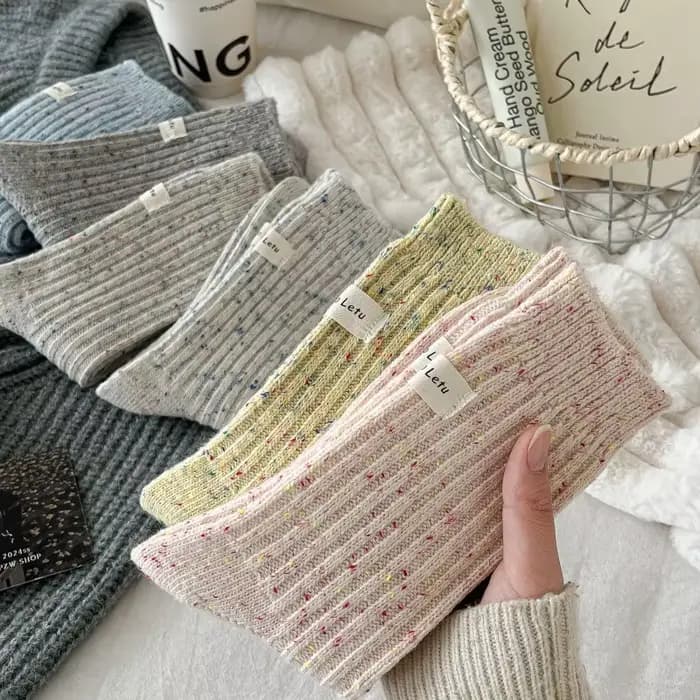 Chaussettes en laine de style japonais pour femmes et filles, chaussettes optiques pour femmes, fil à pois chaud, décontracté, simple, rayé, doux, mode