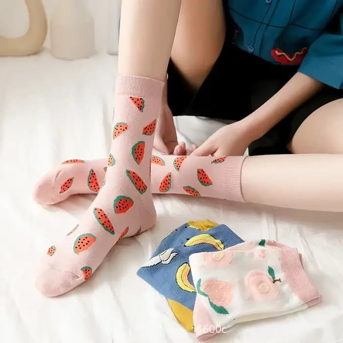 Femmes chaussettes drôles printemps automne dessin animé