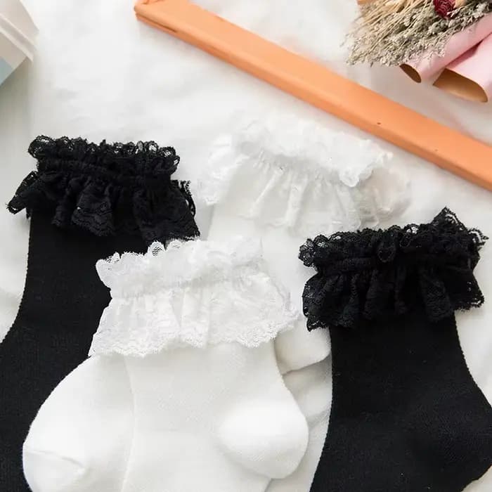 Chaussettes blanches d'été à manches mi-longues pour femmes