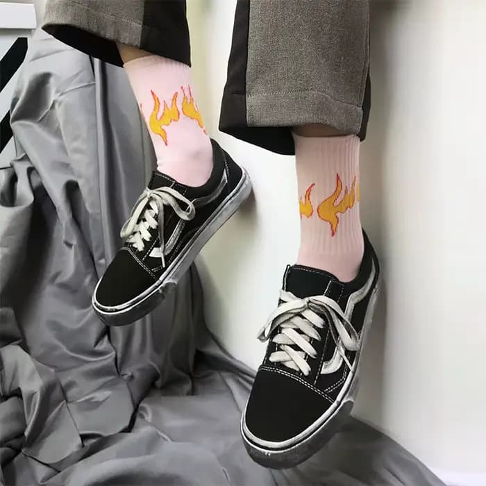 Femmes corée chaussettes drôles chaussettes longues noir Cool chaussettes Harajuku Hip Hop coton Skateboard chaussettes hommes nouvelle tendance marguerite chaussettes hommes