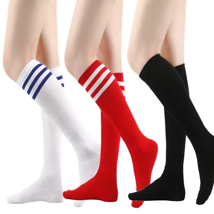 Chaussettes longues à rayures noires et blanches pour femmes