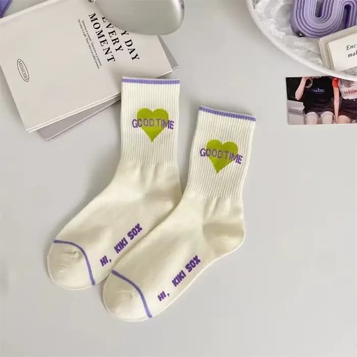 Chaussettes graphiques avec lettres à la mode – Bas athlétiques mi-mollet pour femmes – Designs doux