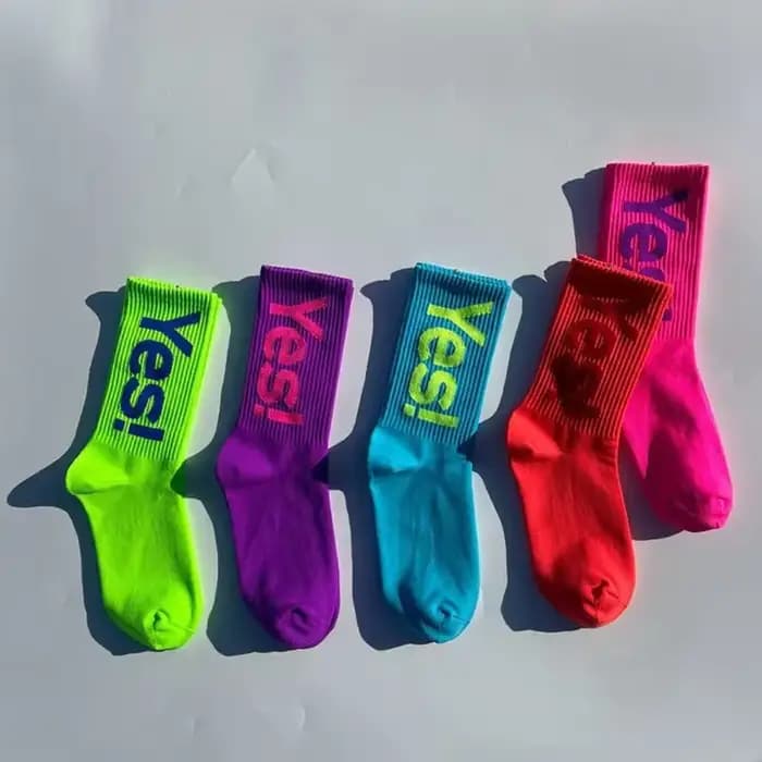 Oui! Chaussettes mi-mollet pour hommes/femmes