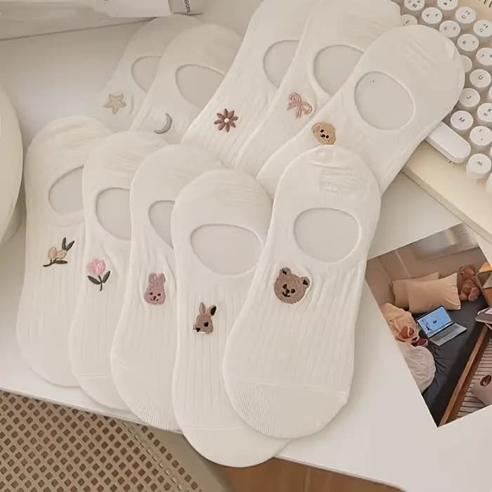 Chaussettes bateau blanches tendance pour femmes, chaussettes invisibles à coupe basse, chaussettes discrètes, style mignon, motifs de dessins animés adorables, chaussettes pour étudiantes