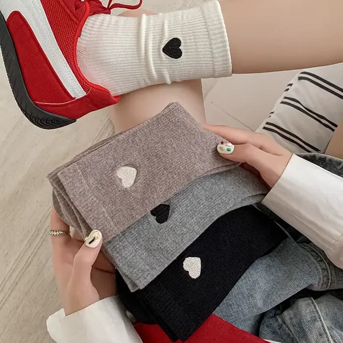 Chaussettes pour femmes Style coréen nouveau coeur broderie décontracté équipage