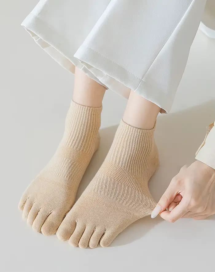 Chaussettes pour femmes printemps été couleur unie maille cinq doigts