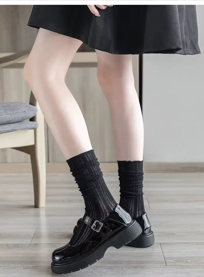 Chaussettes en dentelle florale rétro pour femmes
