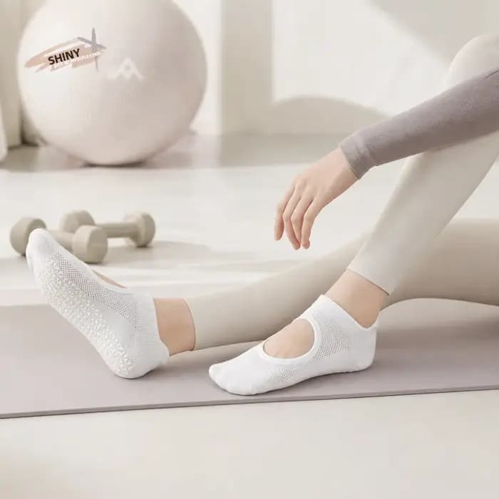 Chaussettes de sport antidérapantes en silicone pour le fitness et le yoga, design ajouré, chaussettes de sol à absorption de la transpiration pour femmes, idéales pour le ballet
