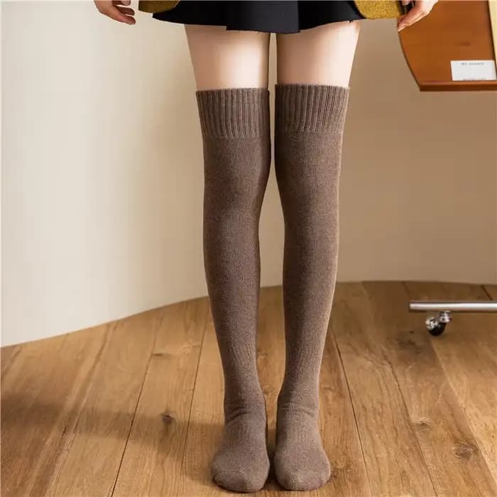 Chaussettes au-dessus du genou en éponge pour femmes en hiver
