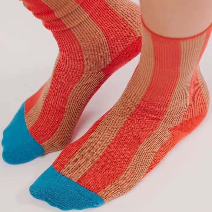 Chaussettes unisexes à rayures de couleur assortie