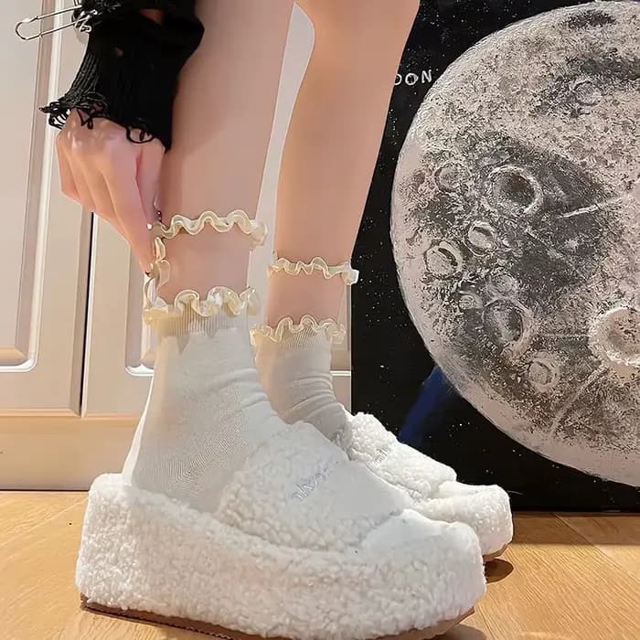 Chaussettes en dentelle douce et fine pour femmes