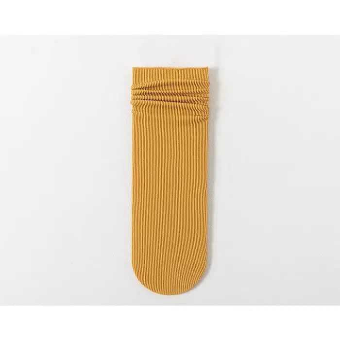 Chaussettes de glace chaussettes moyennes pour femmes été mince Ins à la mode Internet rouge blanc velours glace soie été Tianchang Pile chaussettes