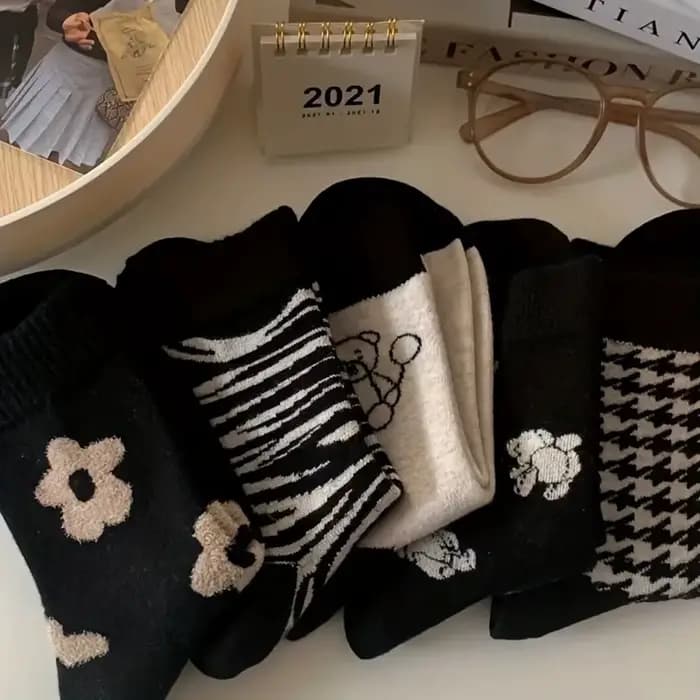 5/10 paires femmes mignon petit ours mi-mollet chaussettes à la mode fleur imprimé Floral doux confortable printemps automne chaussettes décontractées
