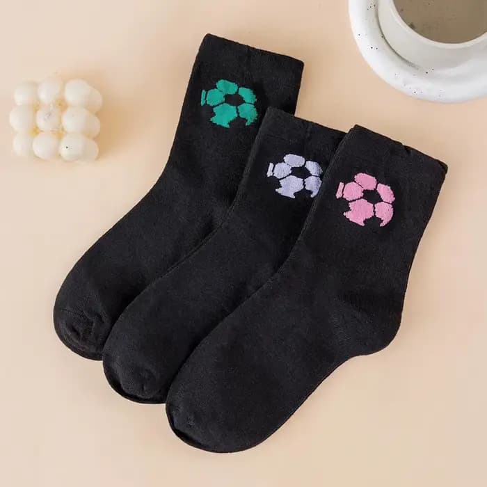 3 paires de chaussettes fantaisie amusantes et colorées à imprimé football pour femmes, chaussettes mi-mollet en coton doux et confortable, noires, décontractées