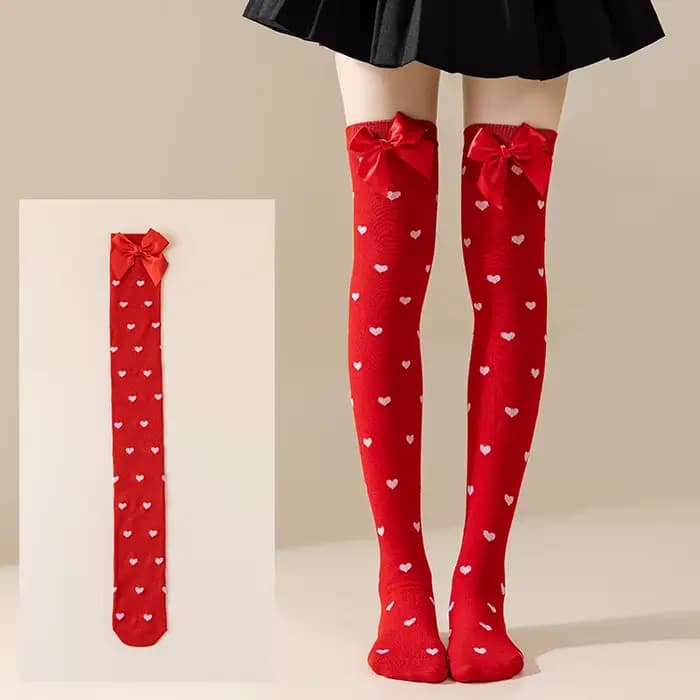 Une paire de chaussettes hautes pour la Saint-Valentin et Noël