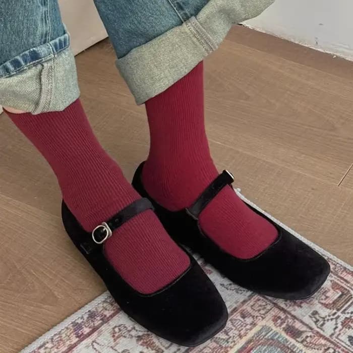 Chaussettes rouges élastiques en coton solide pour femmes