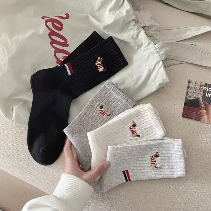 Chaussettes mi-tube brodées de chien saucisse pour femmes