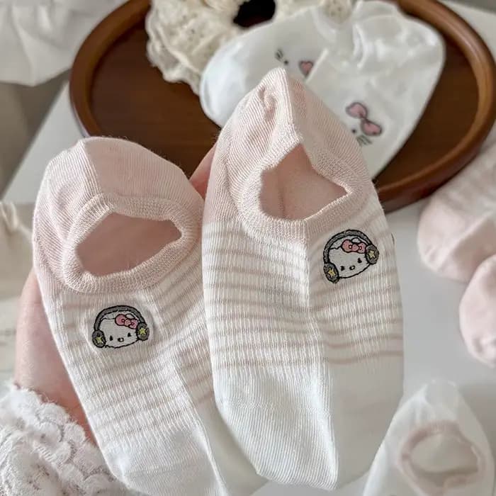 Lot de 5 chaussettes bateau Hello Kitty, imprimé dessin animé Sanrio Kawaii, antidérapantes, respirantes, absorbant la transpiration, cadeau de vacances