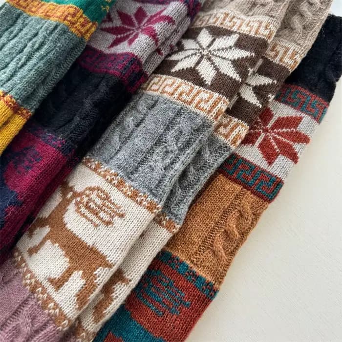 Chaussettes tricotées torsadées pour femmes