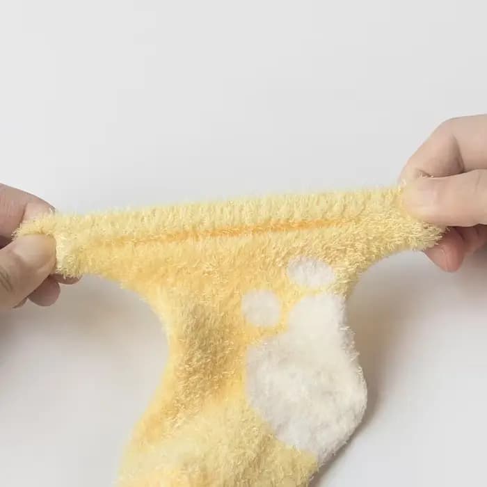 Chaussettes chaudes et épaisses pour bébés filles et garçons, chaussettes de sol solides antidérapantes en velours et fourrure pour nouveau-né, accessoires de vêtements mignons pour nourrissons