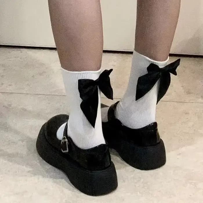 Femmes chaussettes printemps été blanc japonais mignon Kawaii Harajuku Style doux Lolita nœud papillon femme courte