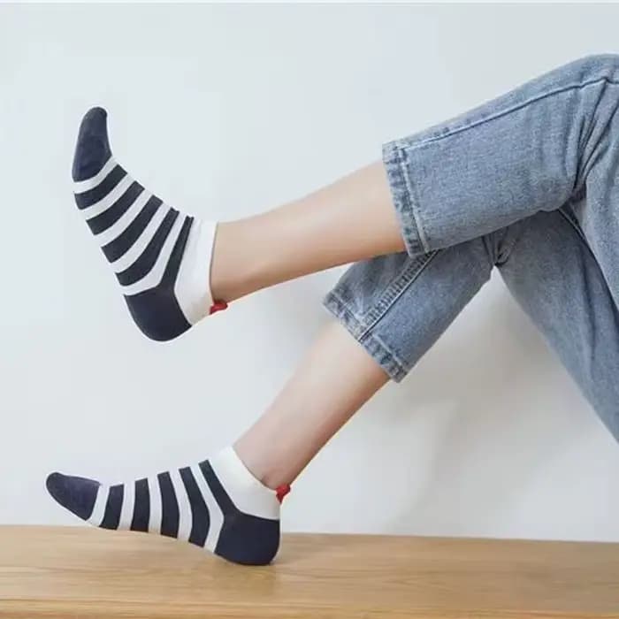 5/10 paires de chaussettes courtes pour femmes avec adorables talons en forme de cœur 3D !