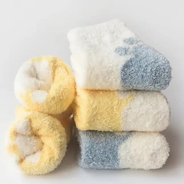 Chaussettes chaudes et épaisses pour bébés filles et garçons, chaussettes de sol solides antidérapantes en velours et fourrure pour nouveau-né, accessoires de vêtements mignons pour nourrissons