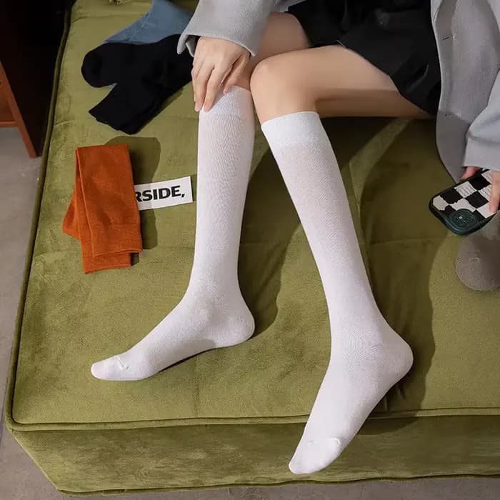 Chaussettes hautes en coton pour femmes, chaussettes de mollet décontractées pour femmes, noir, blanc, solide, sexy, mode japonaise, hiver