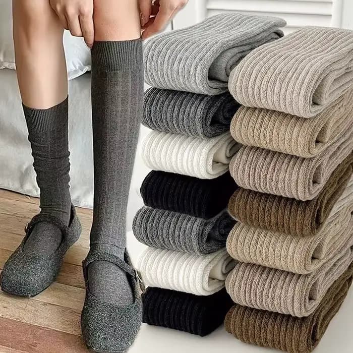 Chaussettes longues en laine tricotée pour femmes