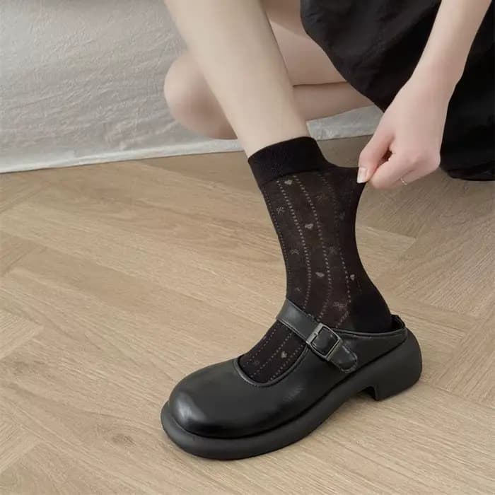 Chaussettes pour femmes en soie glacée, fines, en maille, mi-mollet, douces, respirantes, couleur unie blanche, simples, tendance, amusantes, pour le printemps et l'été
