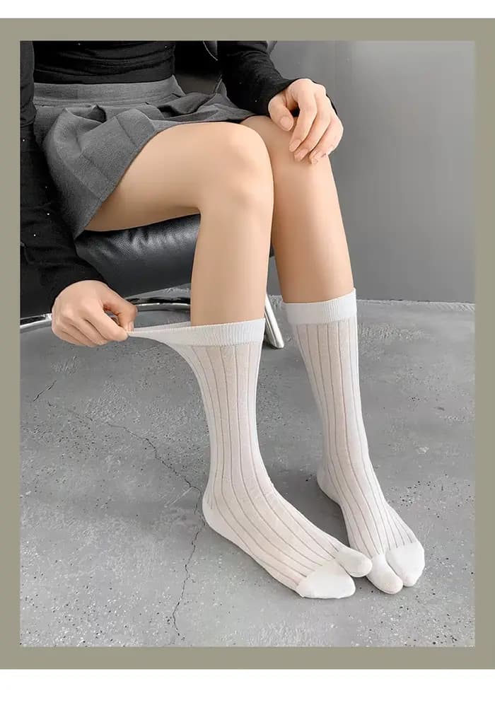 2/4 paires de chaussettes Tabi pour femme, en coton, couleur unie, à bout fendu, simples et confortables, mi-tube, style kimono japonais, chaussettes à deux orteils