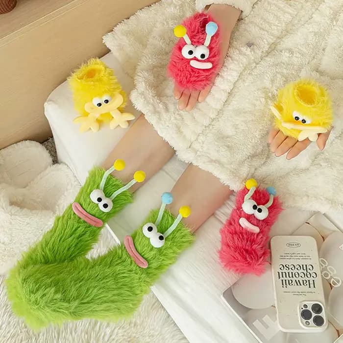 Chaussettes de sol amusantes pour filles, chaussettes de sommeil floues pour couple, chaussettes mignonnes, chaussettes de monstre, sourire, lieux chauds, cadeaux, automne, hiver, 1 paire