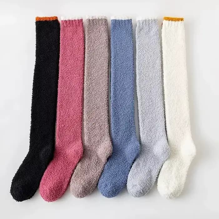 Chaussettes hautes au-dessus du genou pour femmes