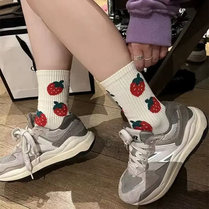 Femmes chaussettes Kawaii fraise Harajuku drôle doux coton mignon heureux