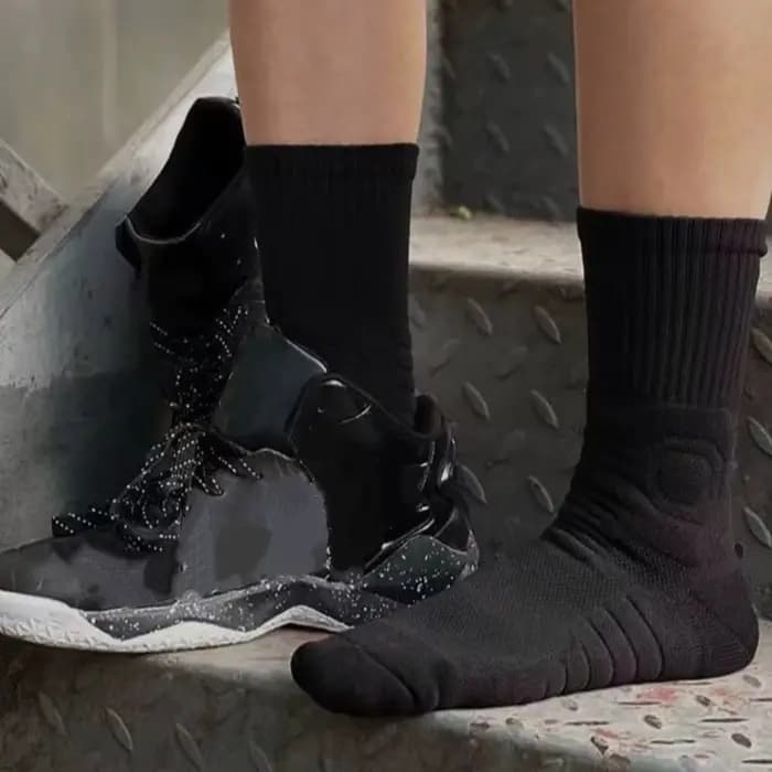 6 paires de chaussettes de basketball blanches et noires