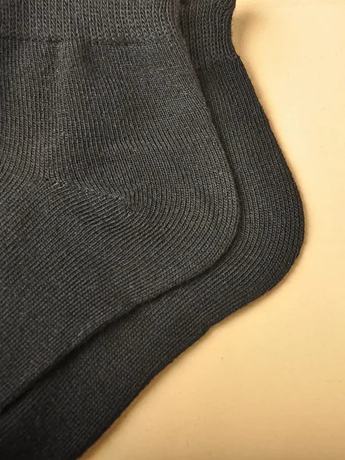 5 paires de chaussettes neuves pour enfants