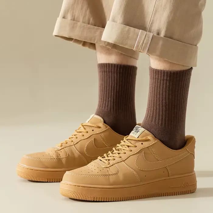 Chaussettes pour hommes rétro couleur unie café blanc kaki Beige