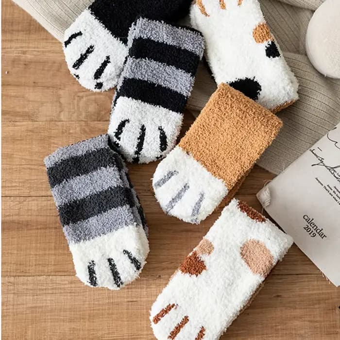 Kawaii dessin animé chaussettes blanches pour femmes mignon 3d chien chat patte motif femme polaire chaud drôle