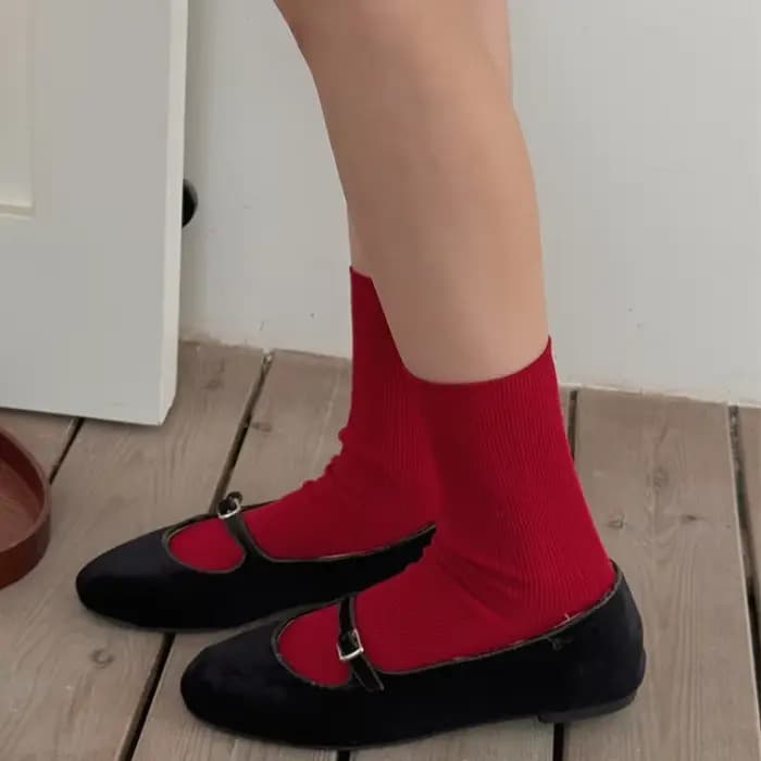 Chaussettes rouges élastiques en coton solide pour femmes