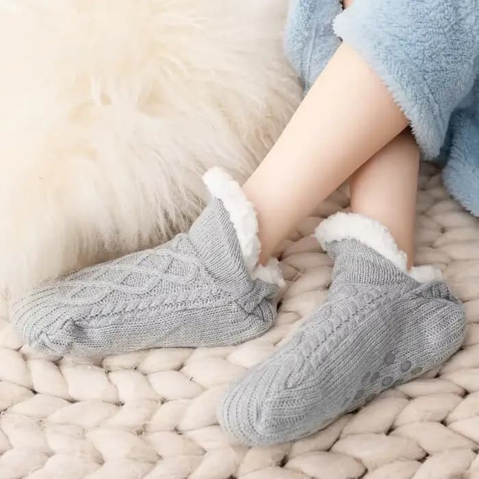 1 Paire de Chaussettes Pantoufles Neuves pour Femme, Chaudes d'Hiver, Courtes, en Coton Épais, Douces, Antidérapantes, en Fil de Laine, avec Grip, pour la Maison et le Sommeil