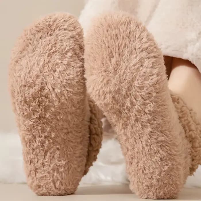 Chaussettes de sol confortables doublées de polaire pour femmes, semelles antidérapantes, intérieur en peluche pour le confort et la chaleur, chaussettes de sol d'hiver sûres