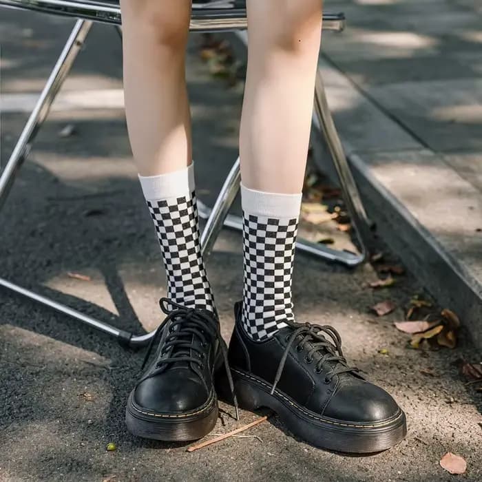 Chaussettes pour femmes printemps-été respirantes décontractées à côte haute à carreaux, tendance mode, en coton peigné respirant, vente en gros