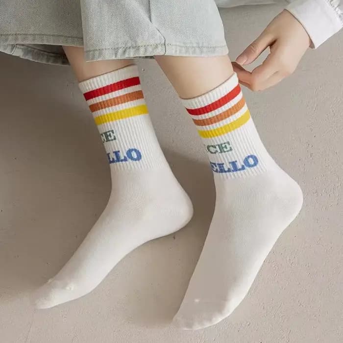 Femme drôle rayé lettre coton chaussette Harajuku doux fleur imprimé Hip Hop blanc chaussettes de sport décontracté respirant heureux longs Soxs