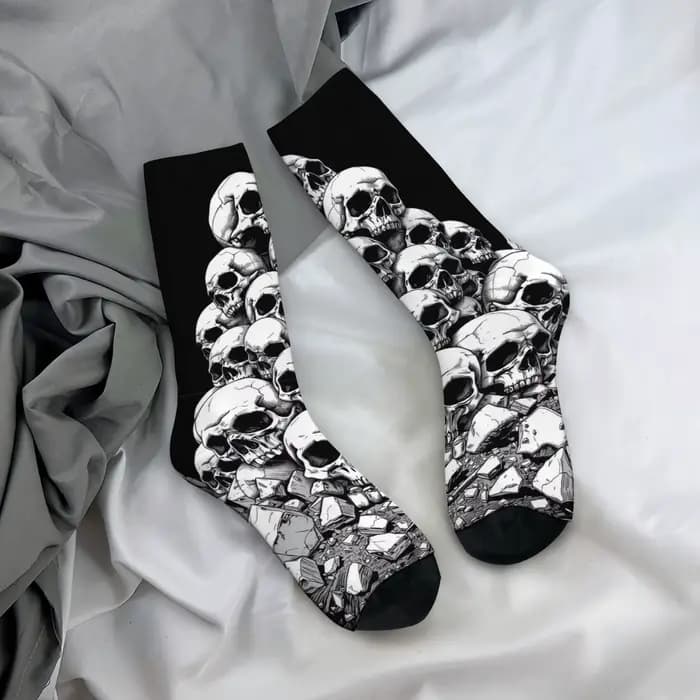 Chaussettes mi-mollet pour hommes à thème sombre avec imprimé crâne, douces, antidérapantes et respirantes, style gothique rebelle, style street horror