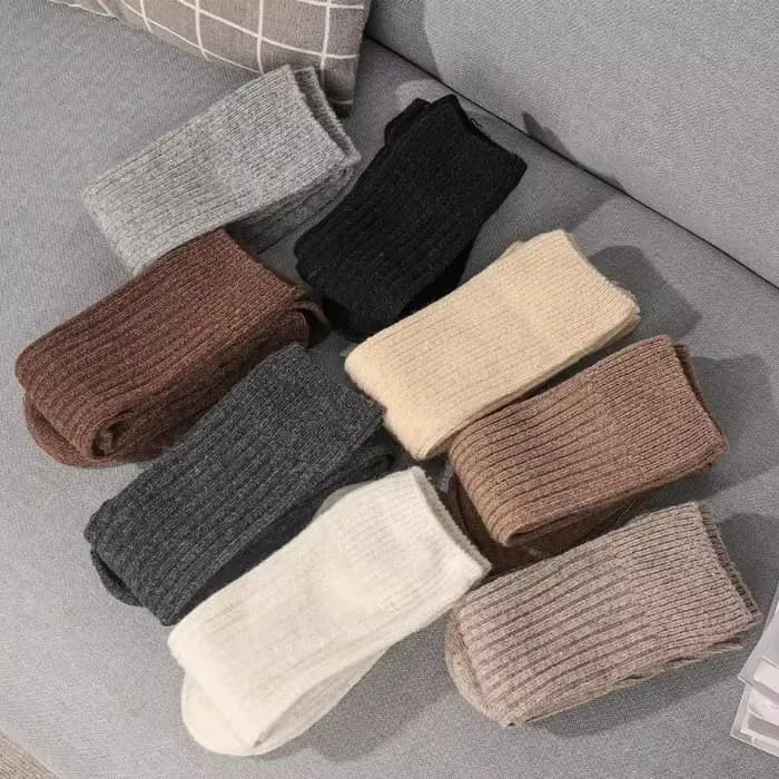 Chaussettes longues en laine tricotée pour femmes