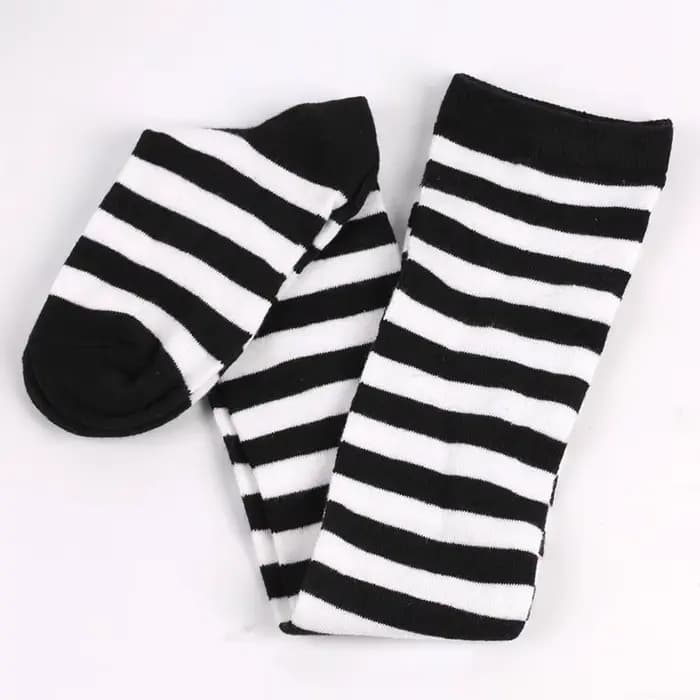 Femmes cuisse haute sur le genou chaussettes pour fille noir blanc rayé bonneterie longs bas en coton Kawaii tricoté